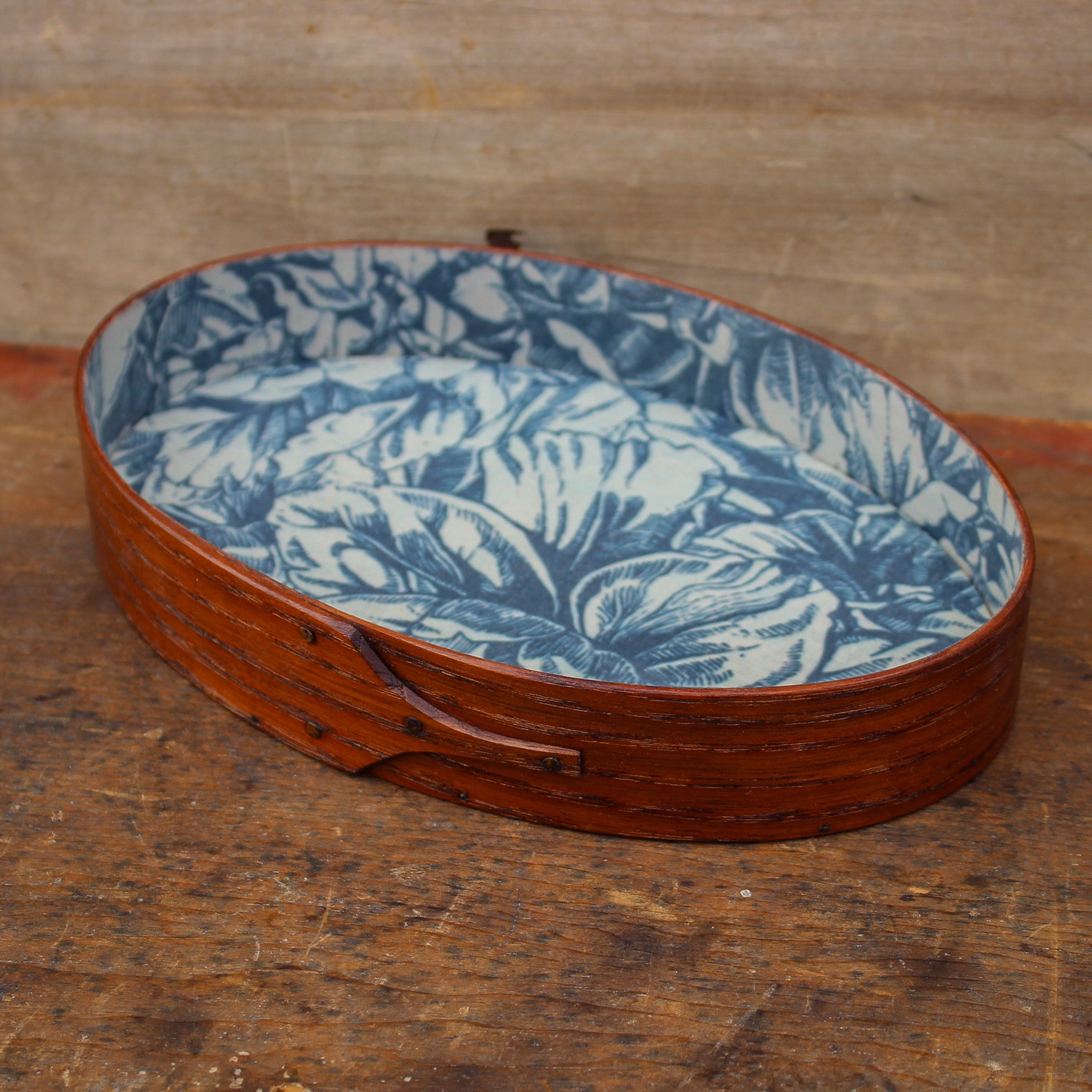 Size #2 Oval Stitchers Tray, Antiqued Natural with Blue Botanical Paper