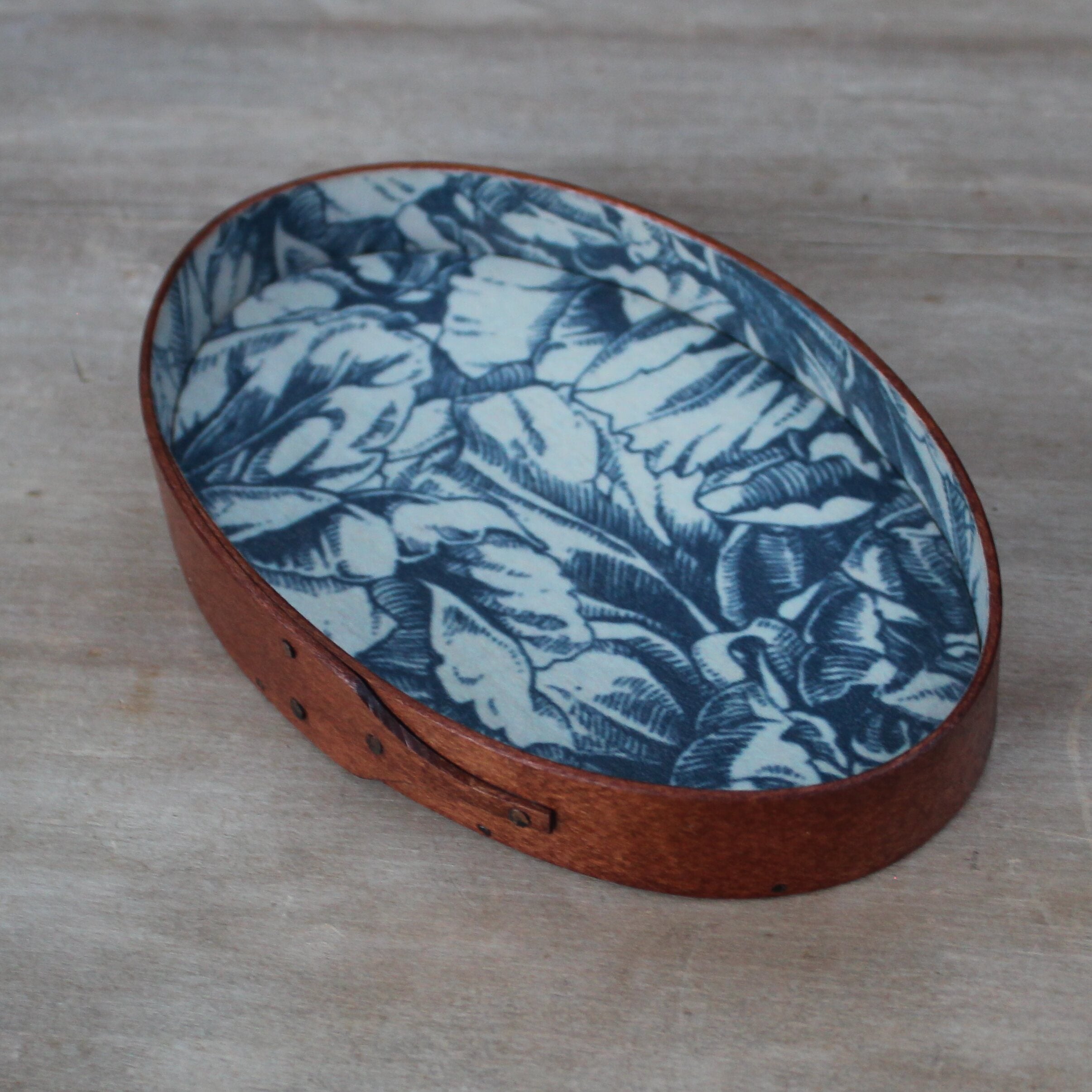 Size #2 Oval Stitchers Tray, Antiqued Natural with Blue Botanical Paper