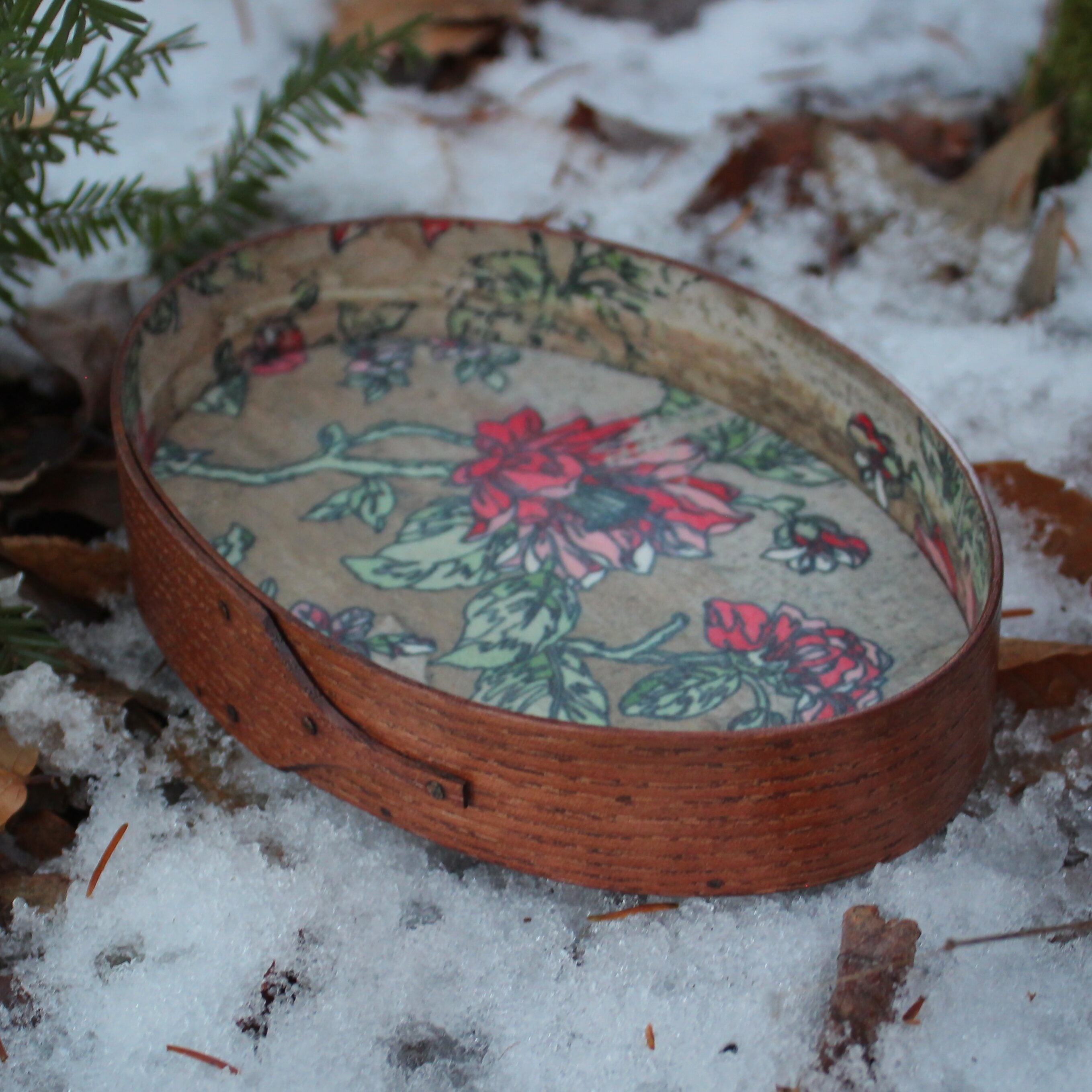 Size #3 Oval Stitchers Tray, Antiqued Natural with Red Floral Paper