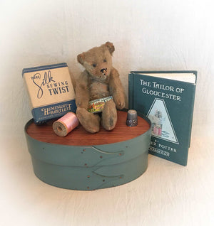 Shaker Oval Box with Recessed Lid for Needlework, Size #3, LeHays Shaker Boxes, Sea Green Milk Paint Finish, Holding Items